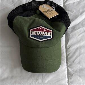 Hawaii O'ahu Green and Black Trucker Hat
